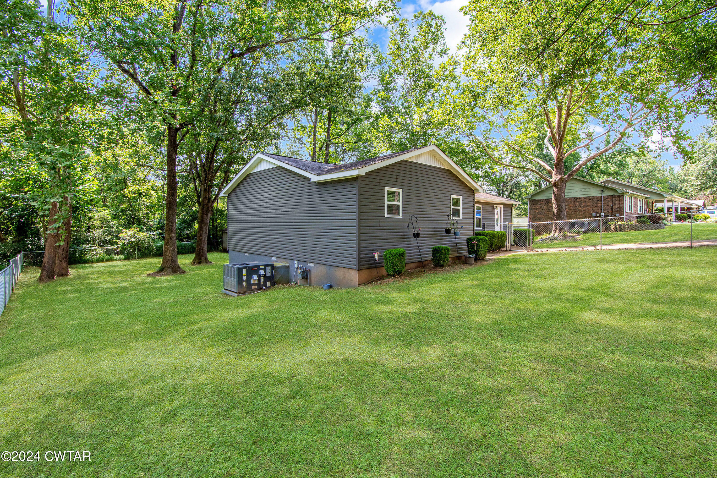 Property Photo:  72 Edgehill Drive  TN 38301 