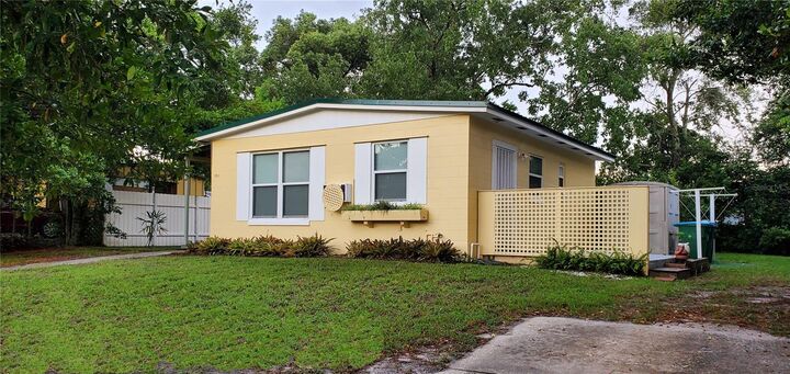 Property Photo:  1511 Daroca Drive  FL 32725 