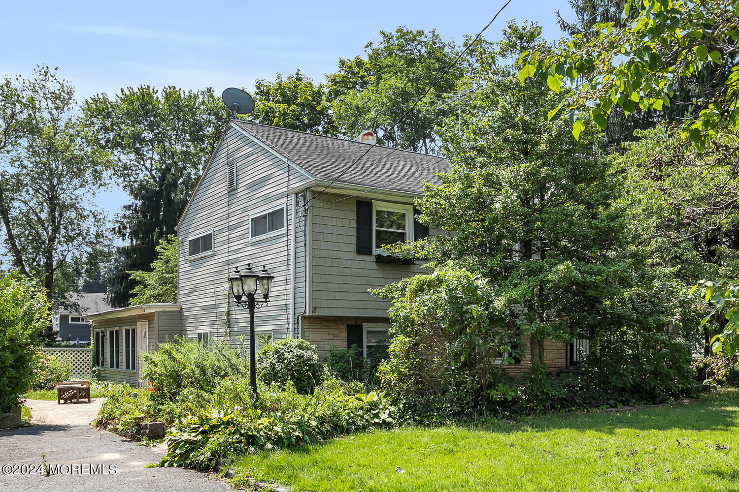 Property Photo:  42 Cherry Tree Farm Road  NJ 07748 