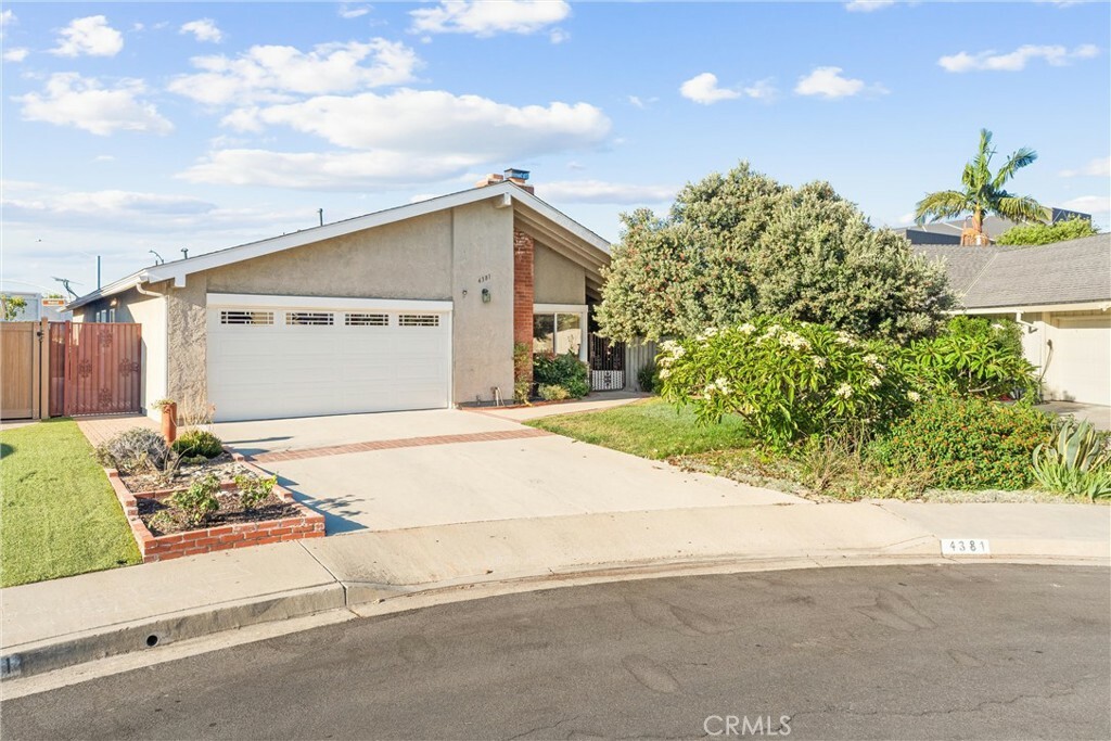 Property Photo:  4381 Bermuda Circle  CA 92604 