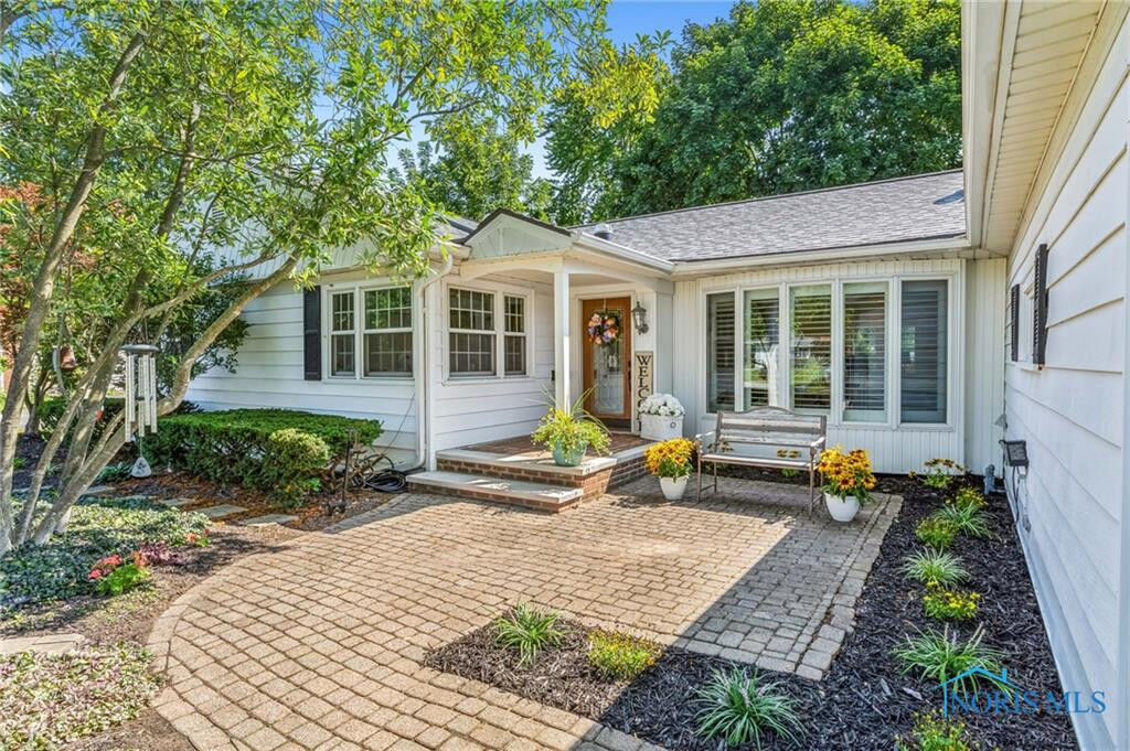 Property Photo:  1419 Eastview Drive  OH 45840 