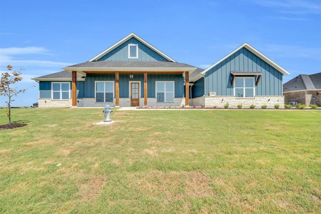 Property Photo:  611 N Armstrong Road  TX 76084 