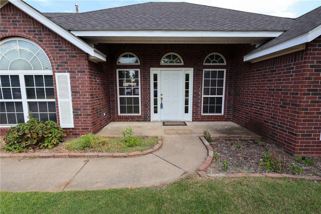 Property Photo:  303 Maple Leaf Avenue  AR 72761 