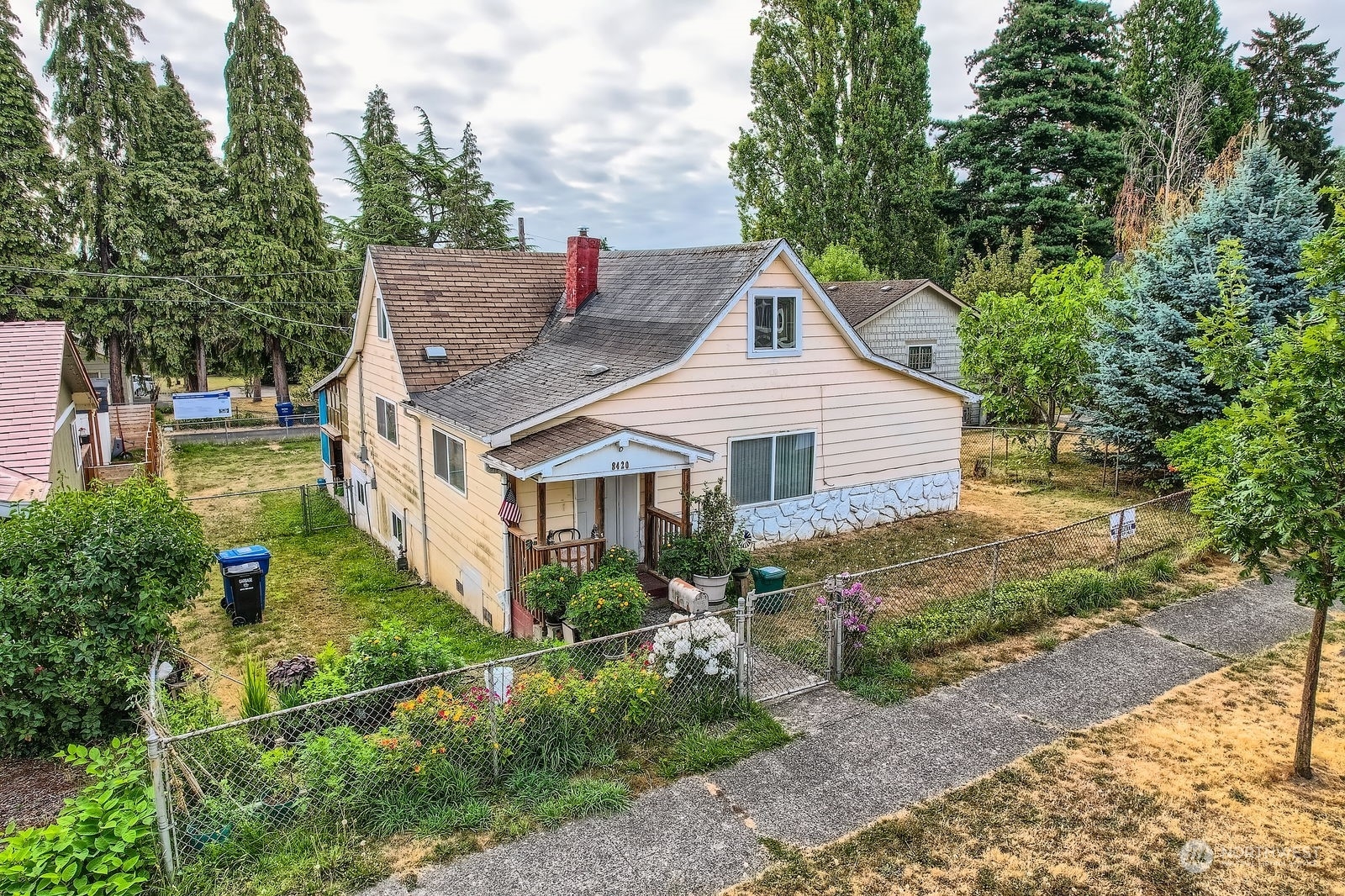 Property Photo:  8420 47th Avenue S  WA 98118 