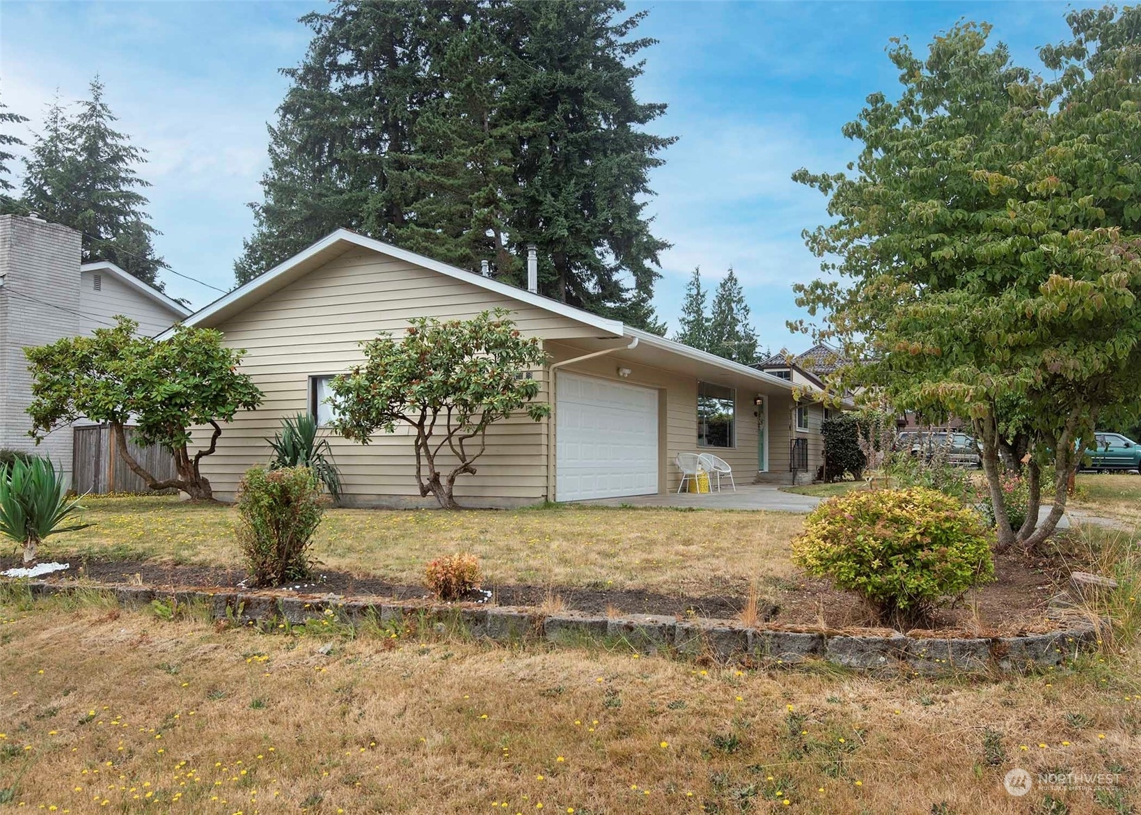 Property Photo:  410 88th Street SE  WA 98208 