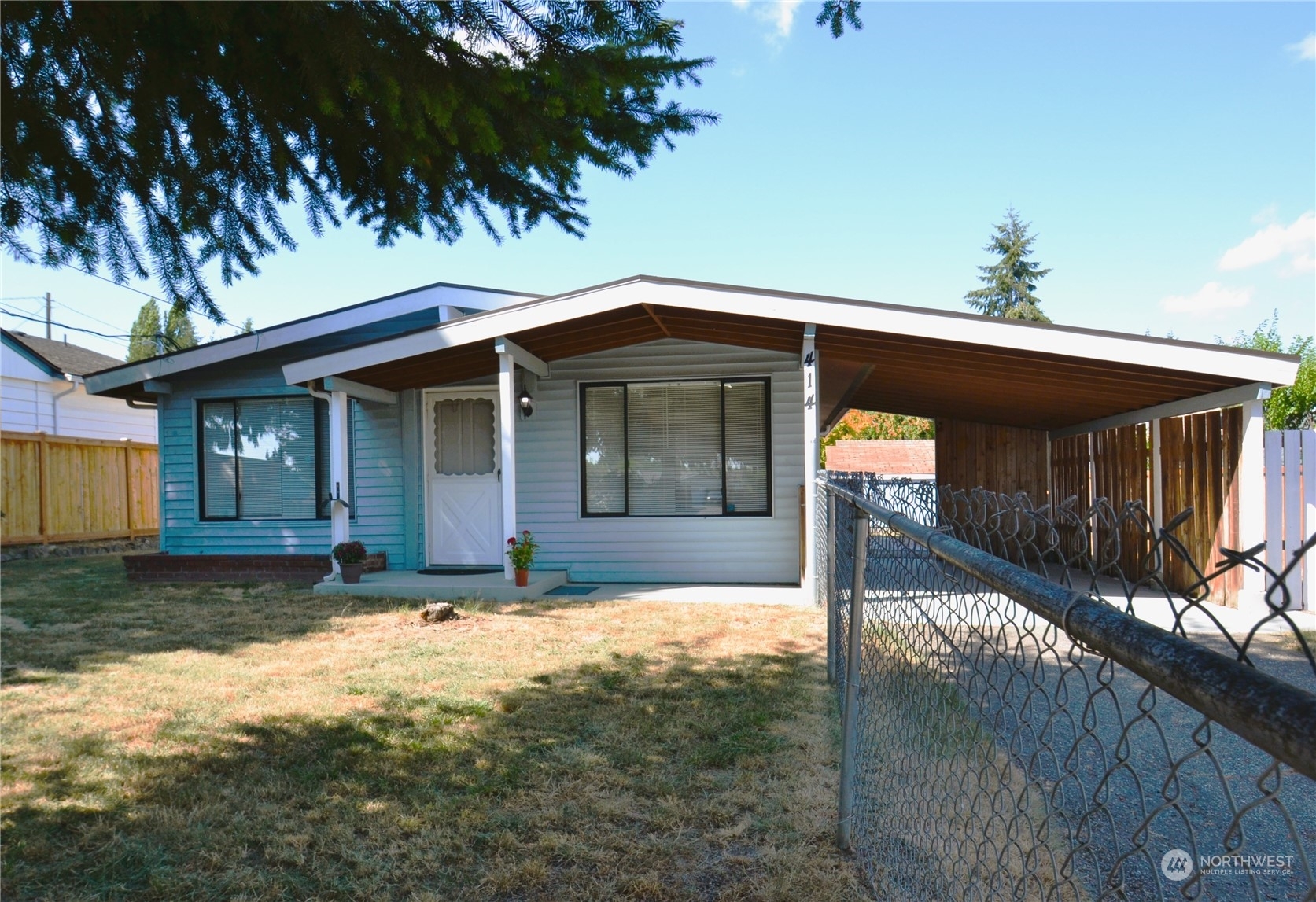 Property Photo:  414 SW 122nd Street  WA 98146 