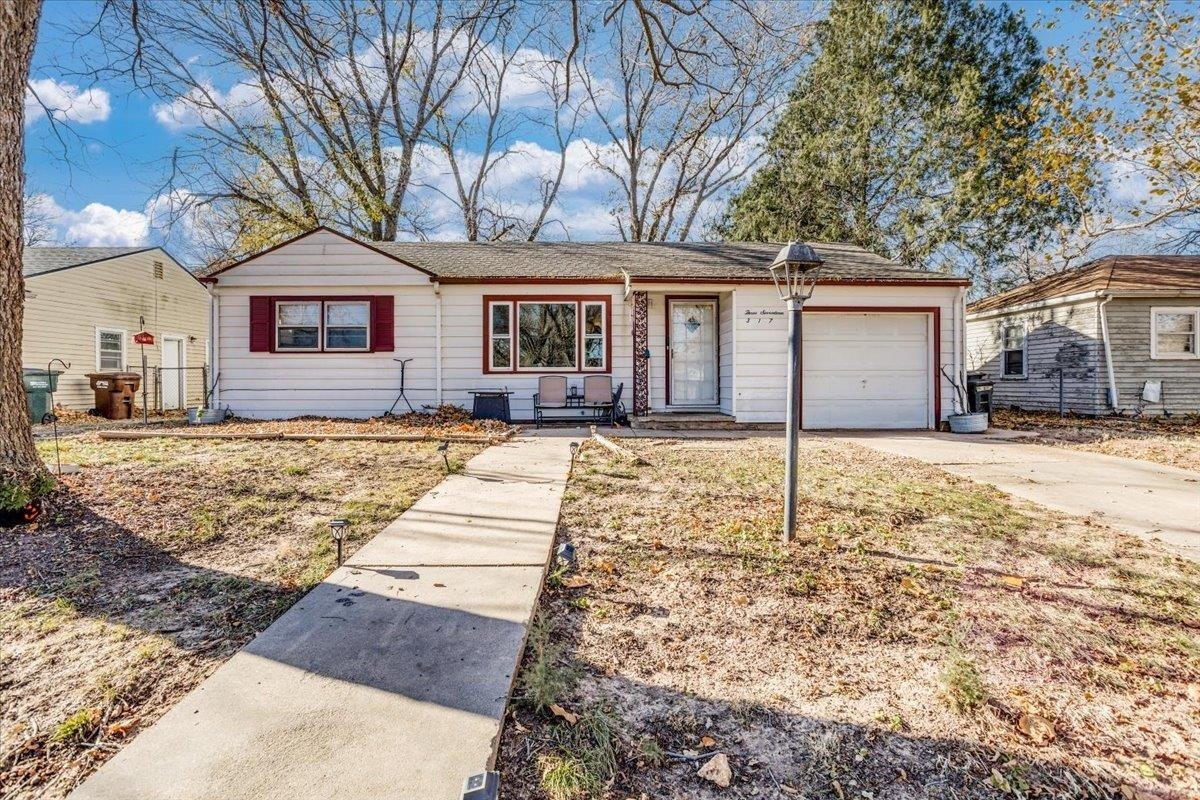 Property Photo:  317 S Stearns Ave  KS 67060 