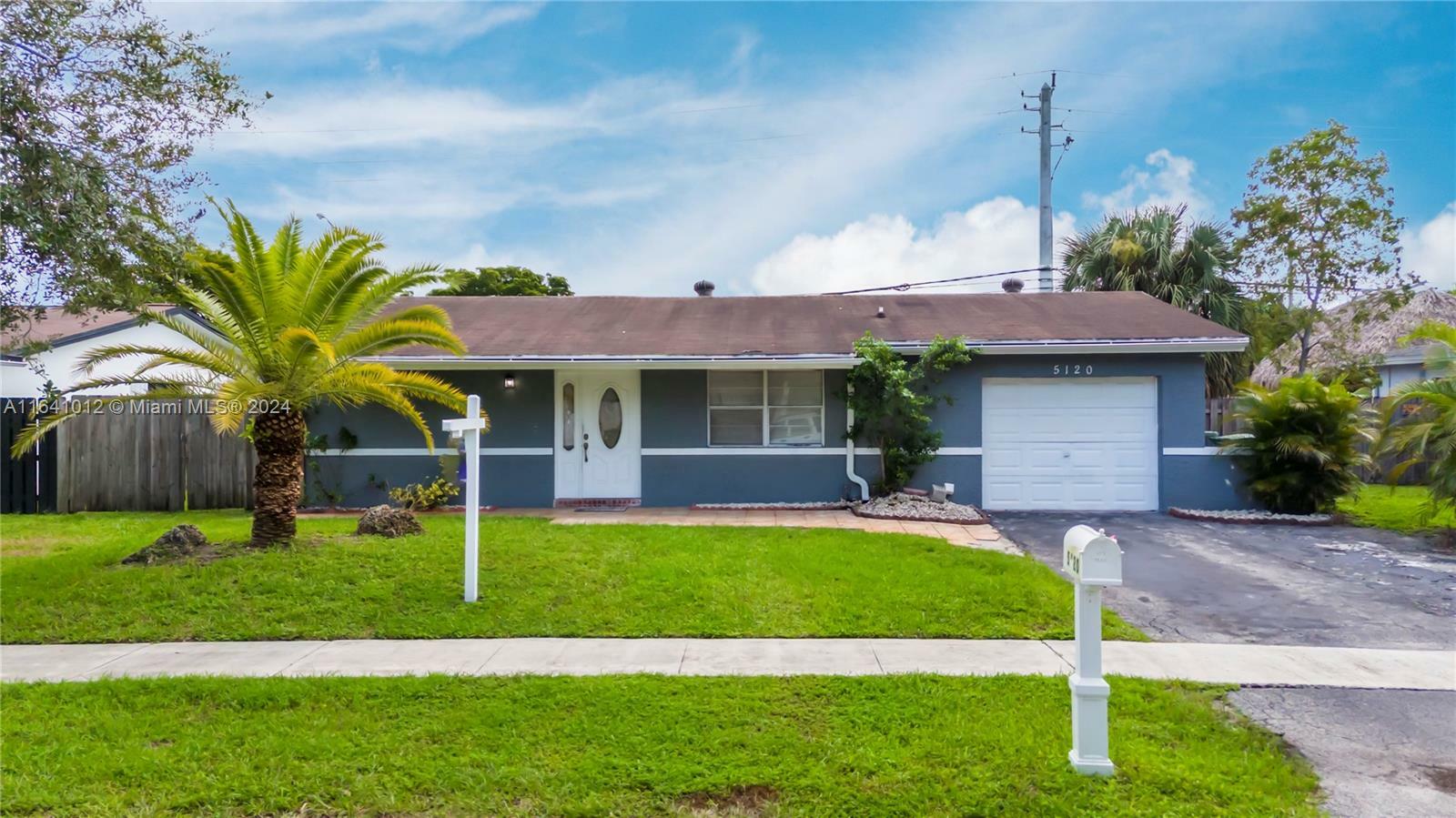 Property Photo:  5120 SW 101st Ave  FL 33328 