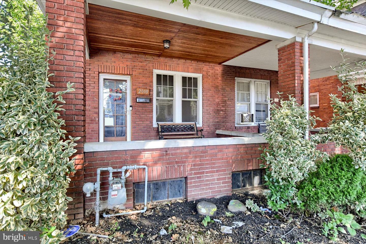 Property Photo:  2010 Chestnut Street  PA 17104 