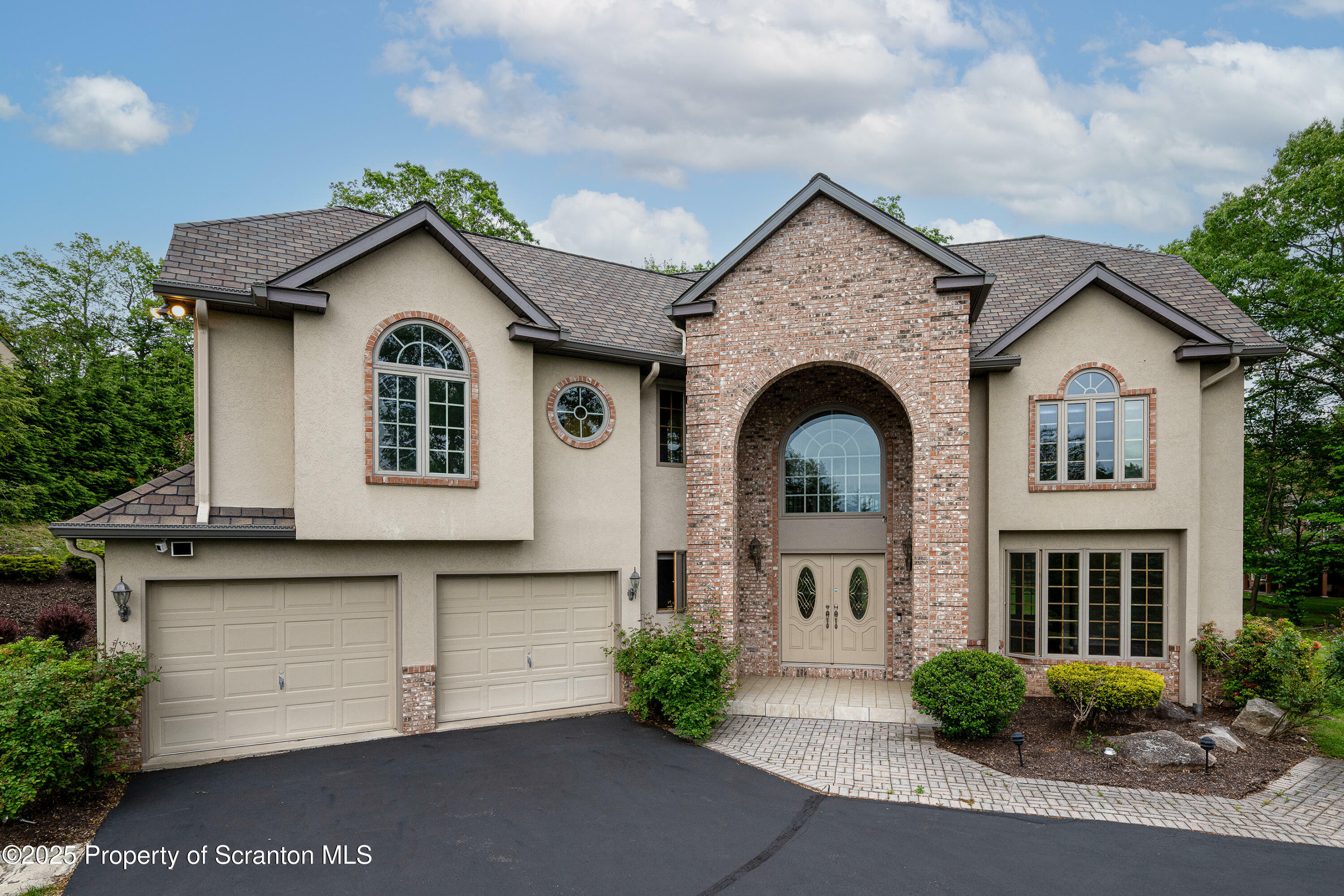 Property Photo:  133 Glenmaura Drive  PA 18507 