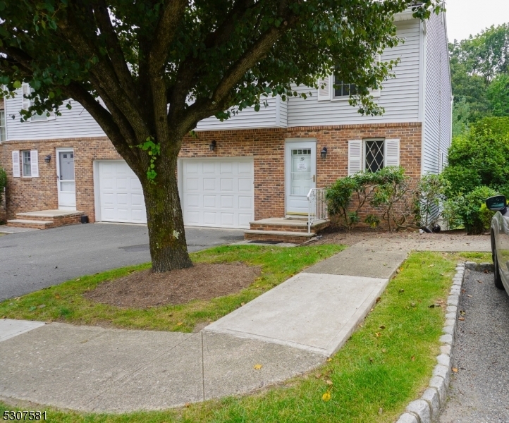 Property Photo:  39 Jaime Ct  NJ 07950 