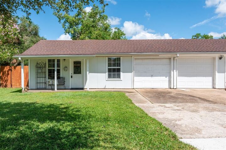 3508 Meadowlark Lane Apt  Alvin TX 77511 photo