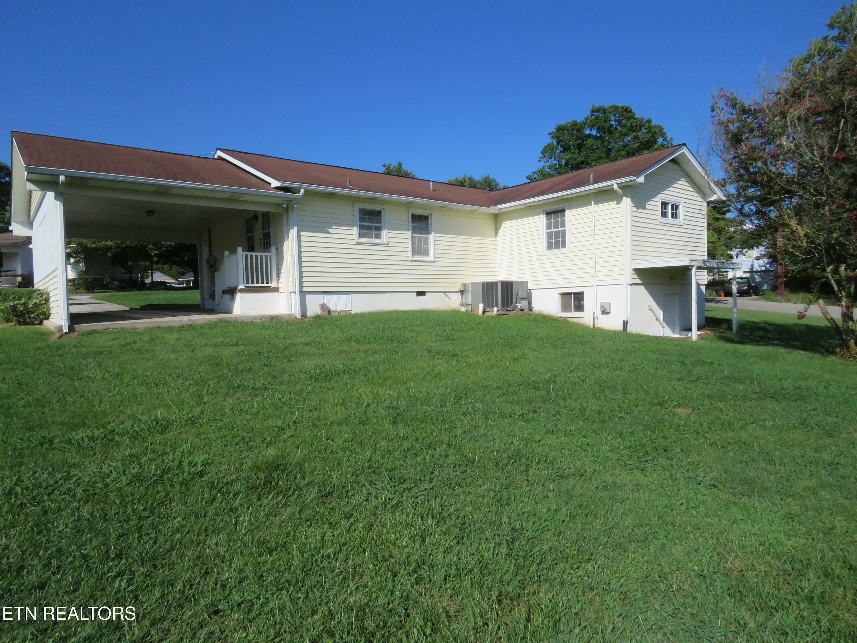 Property Photo:  101 W Sheridan Place  TN 37830 