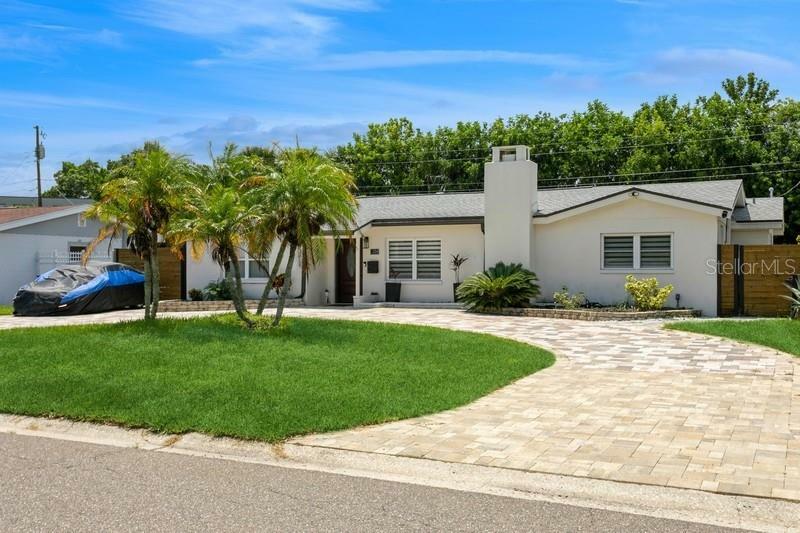 Property Photo:  154 74th Avenue N  FL 33702 