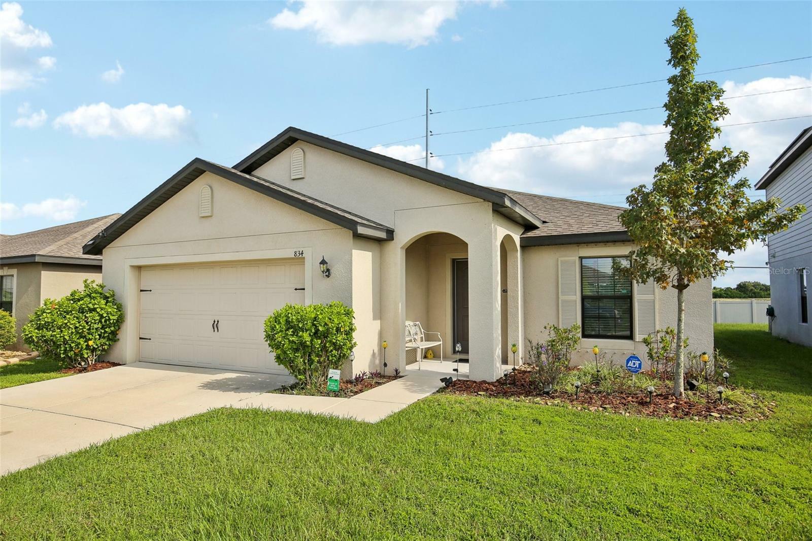 Property Photo:  834 Chatham Walk Drive  FL 33570 