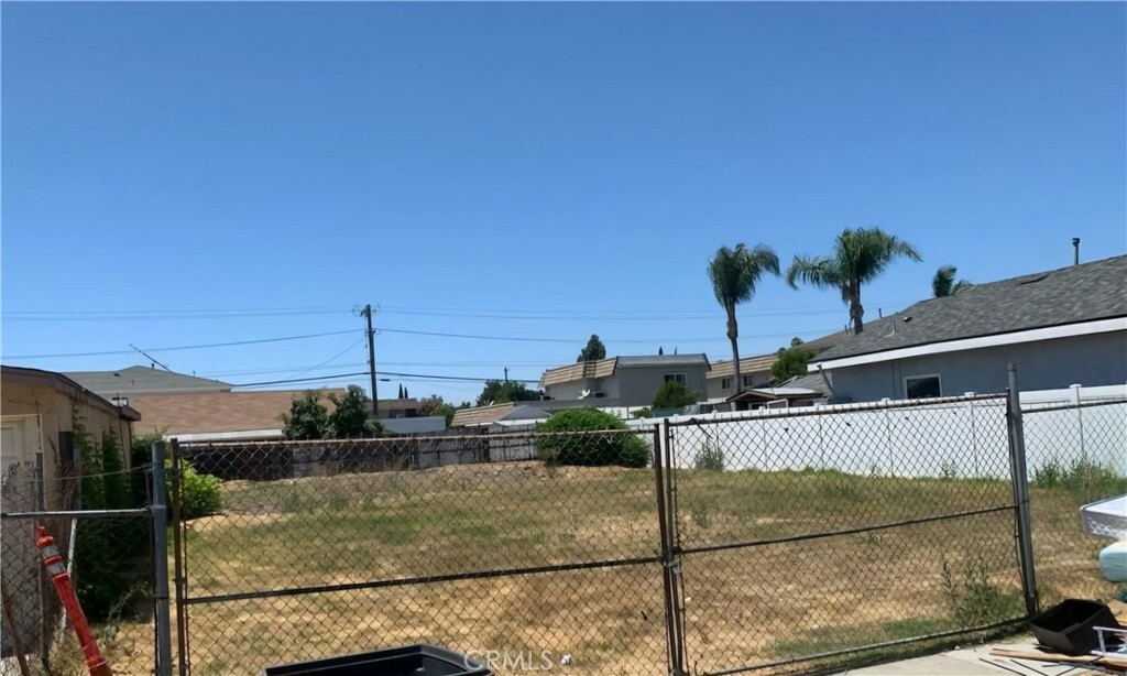 Property Photo:  6651 Kingman Avenue  CA 90621 