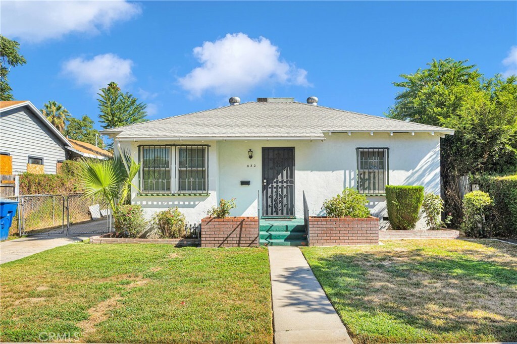 Property Photo:  832 W 27th Street  CA 92405 