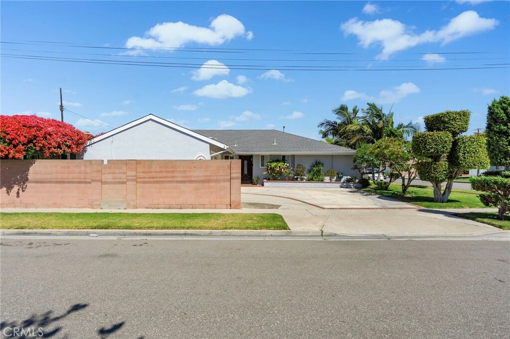 Property Photo:  9251 Parliament Avenue  CA 92683 