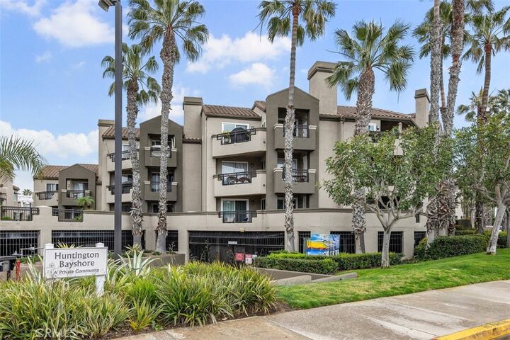 Property Photo:  320 Lake Street 109  CA 92648 