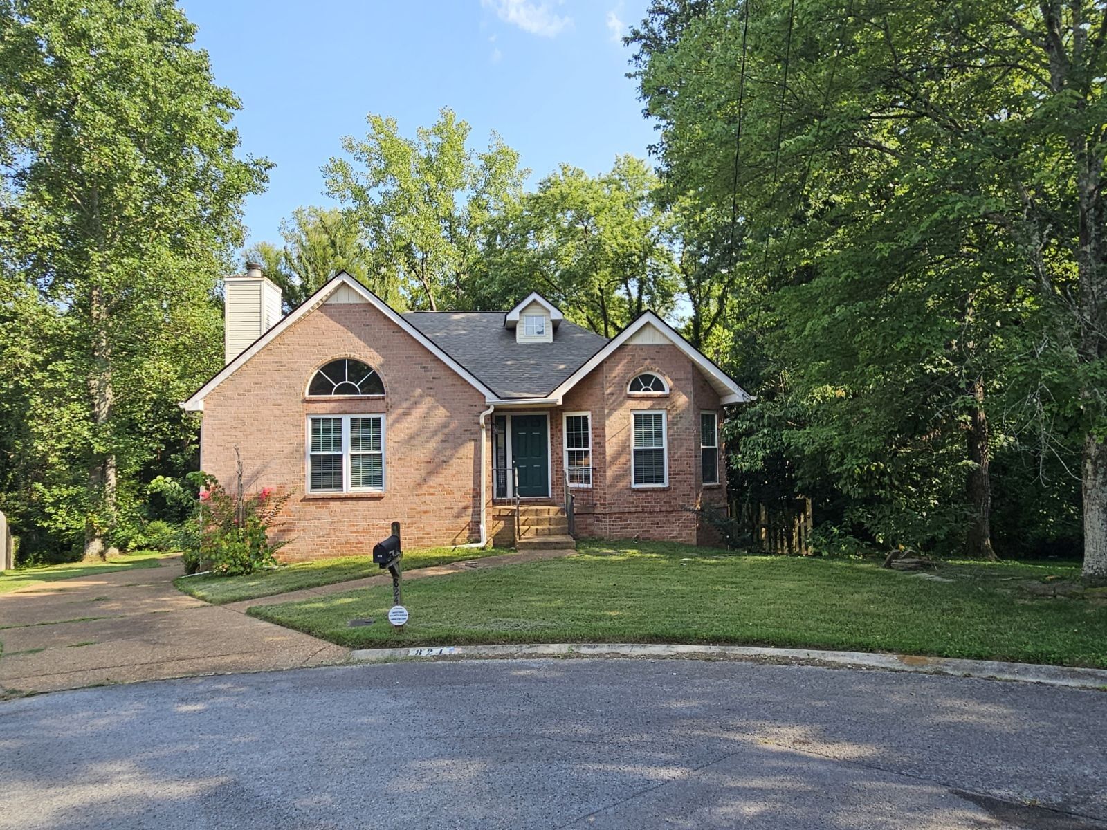 Property Photo:  824 Cold Creek Trl  TN 37211 