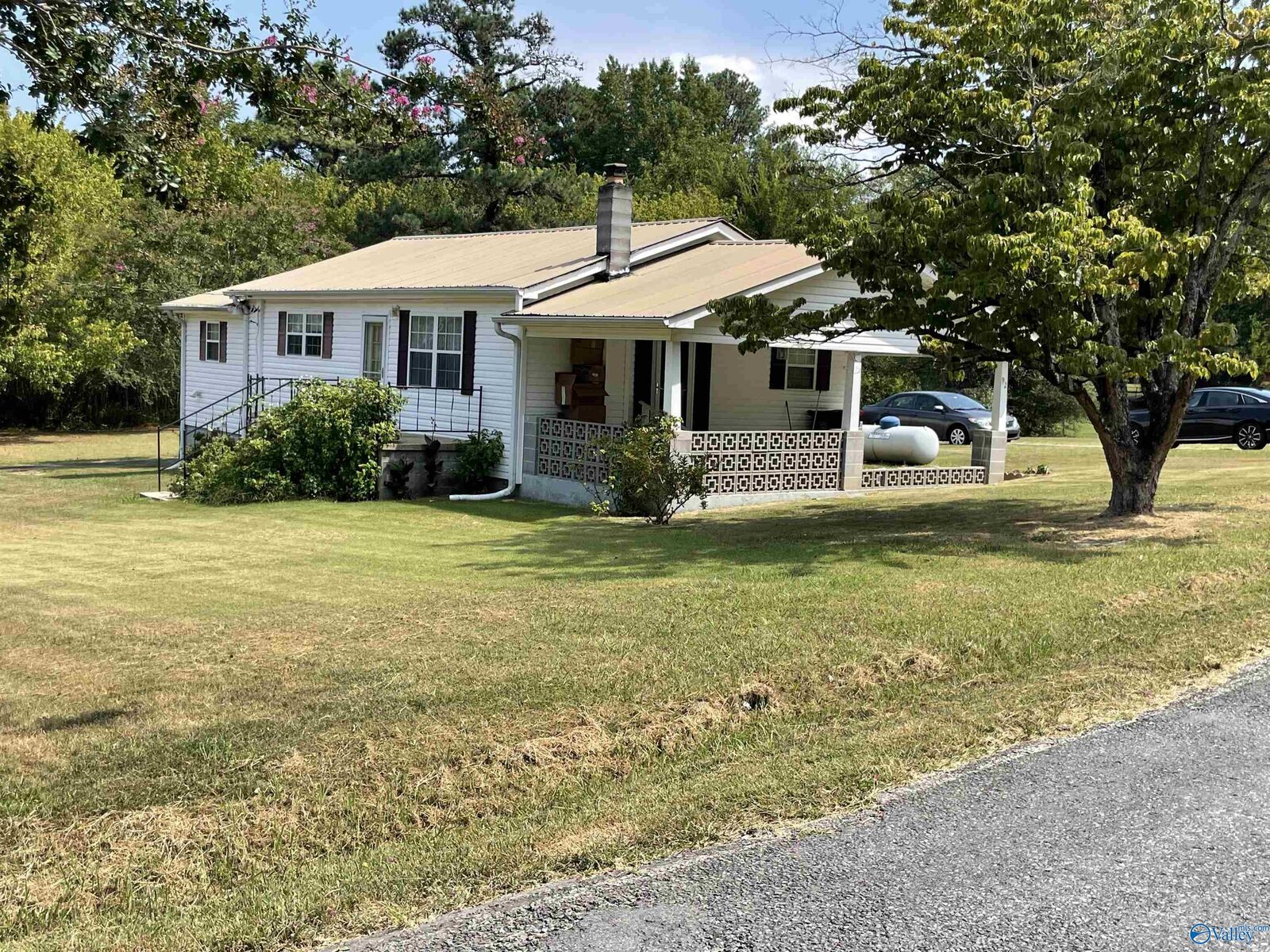Property Photo: 92 County Road 224 AL 35744