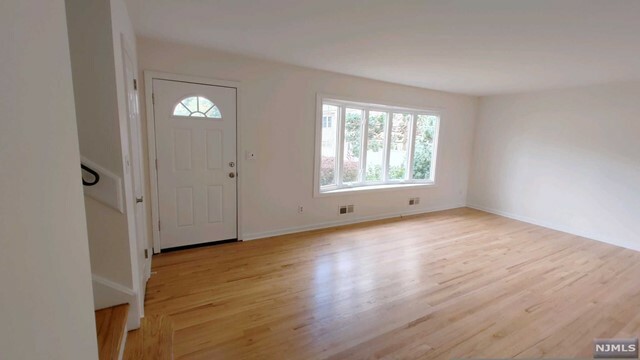 Property Photo:  529 Sollas Court  NJ 07071 