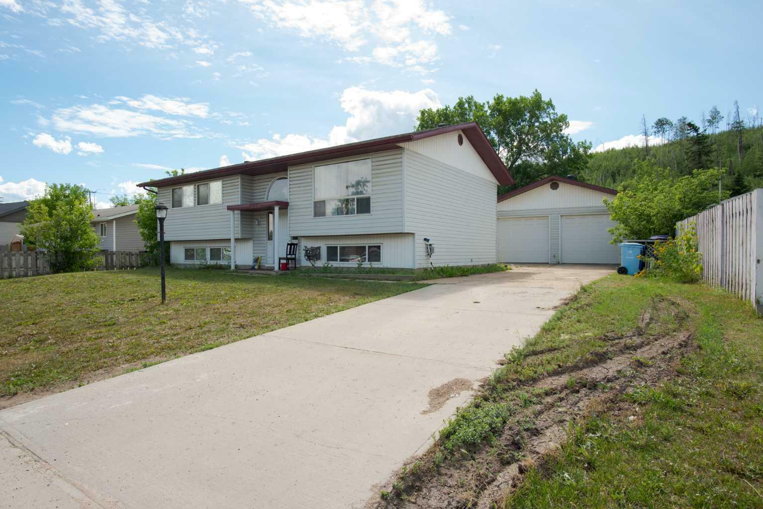 Property Photo:  61 Alberta Drive  AB T9H 1P6 