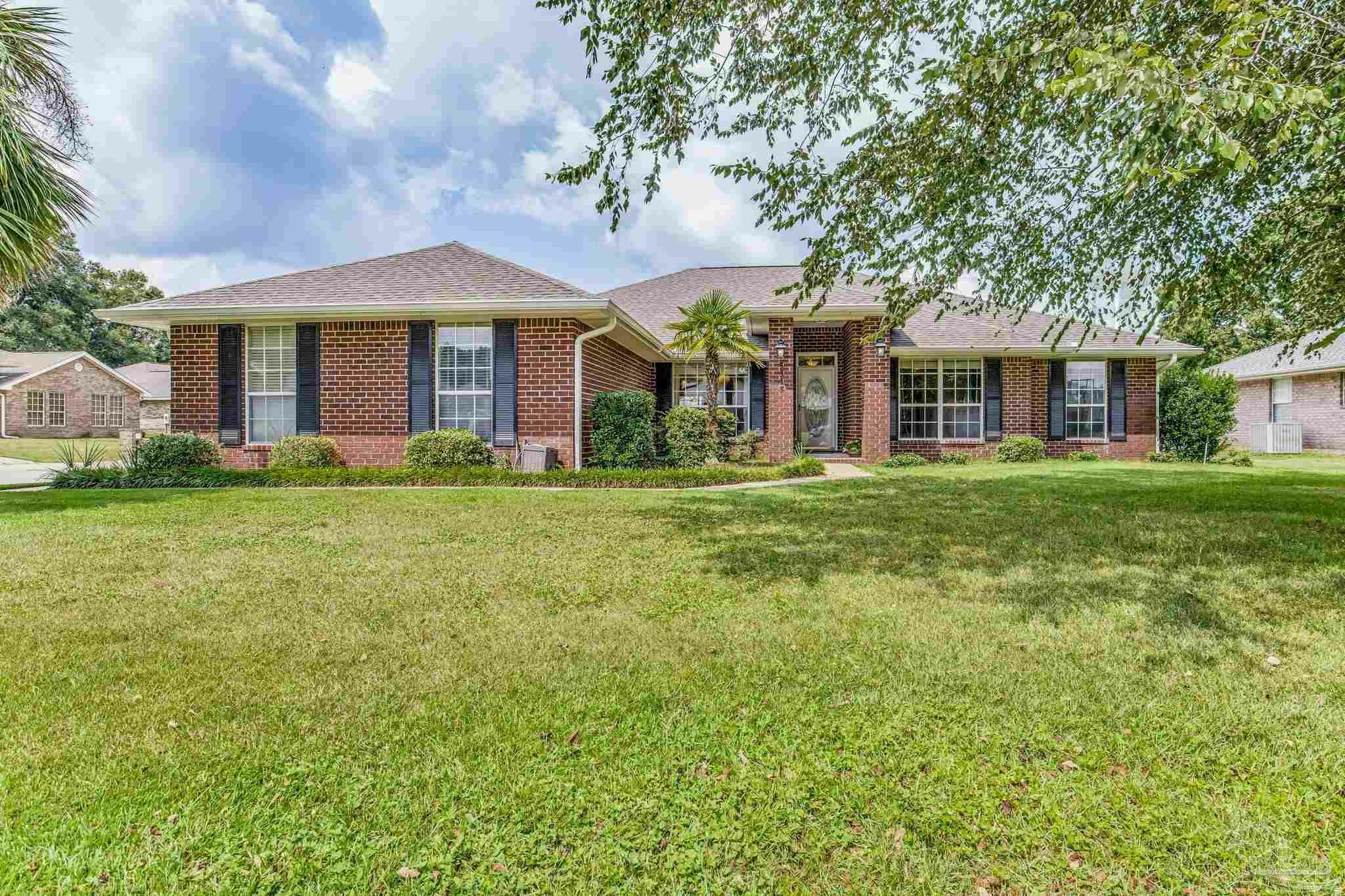 Property Photo:  5315 Willow Oak Dr  FL 32571 