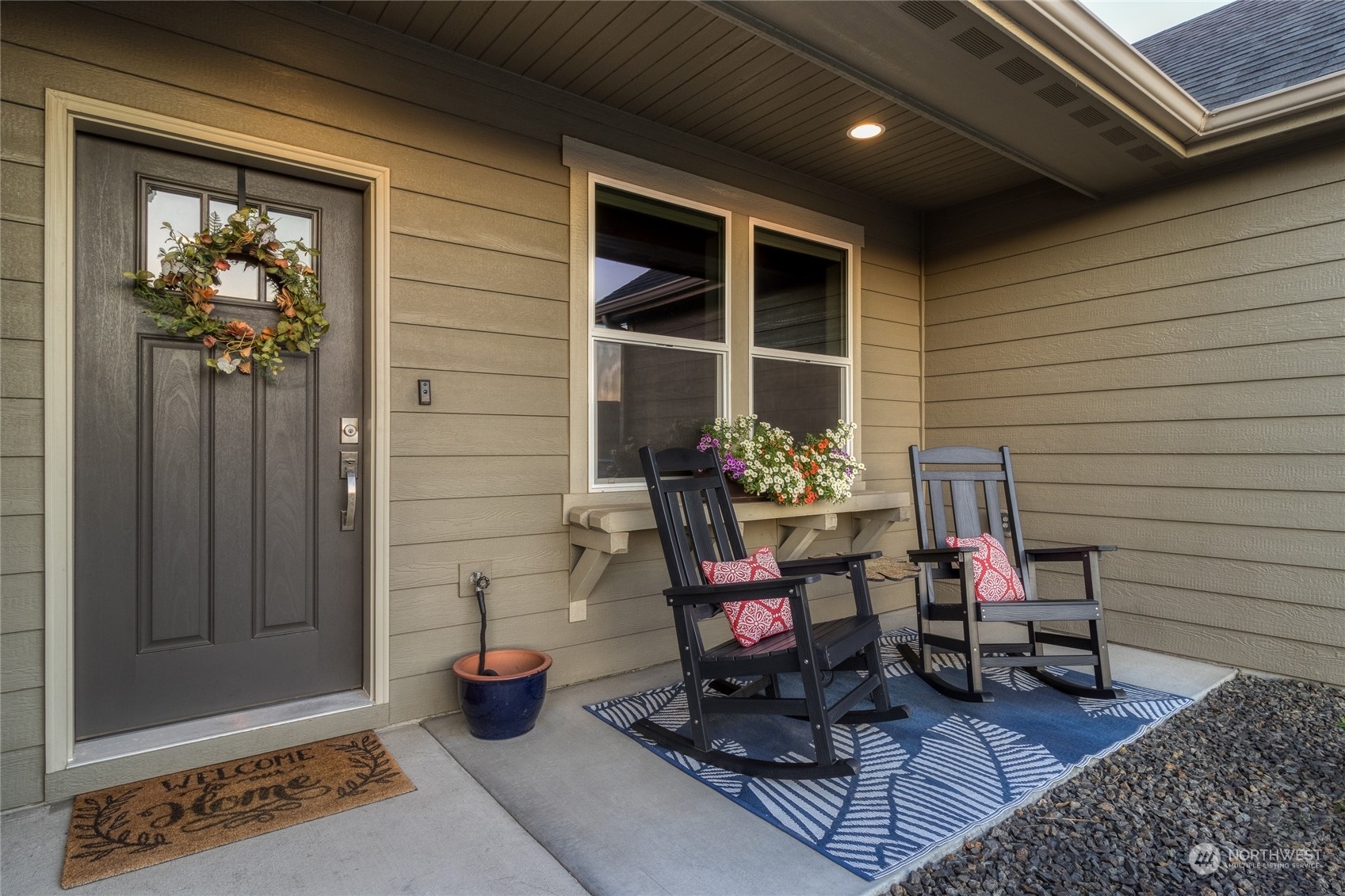 Property Photo:  580 Klingman Court  WA 99362 