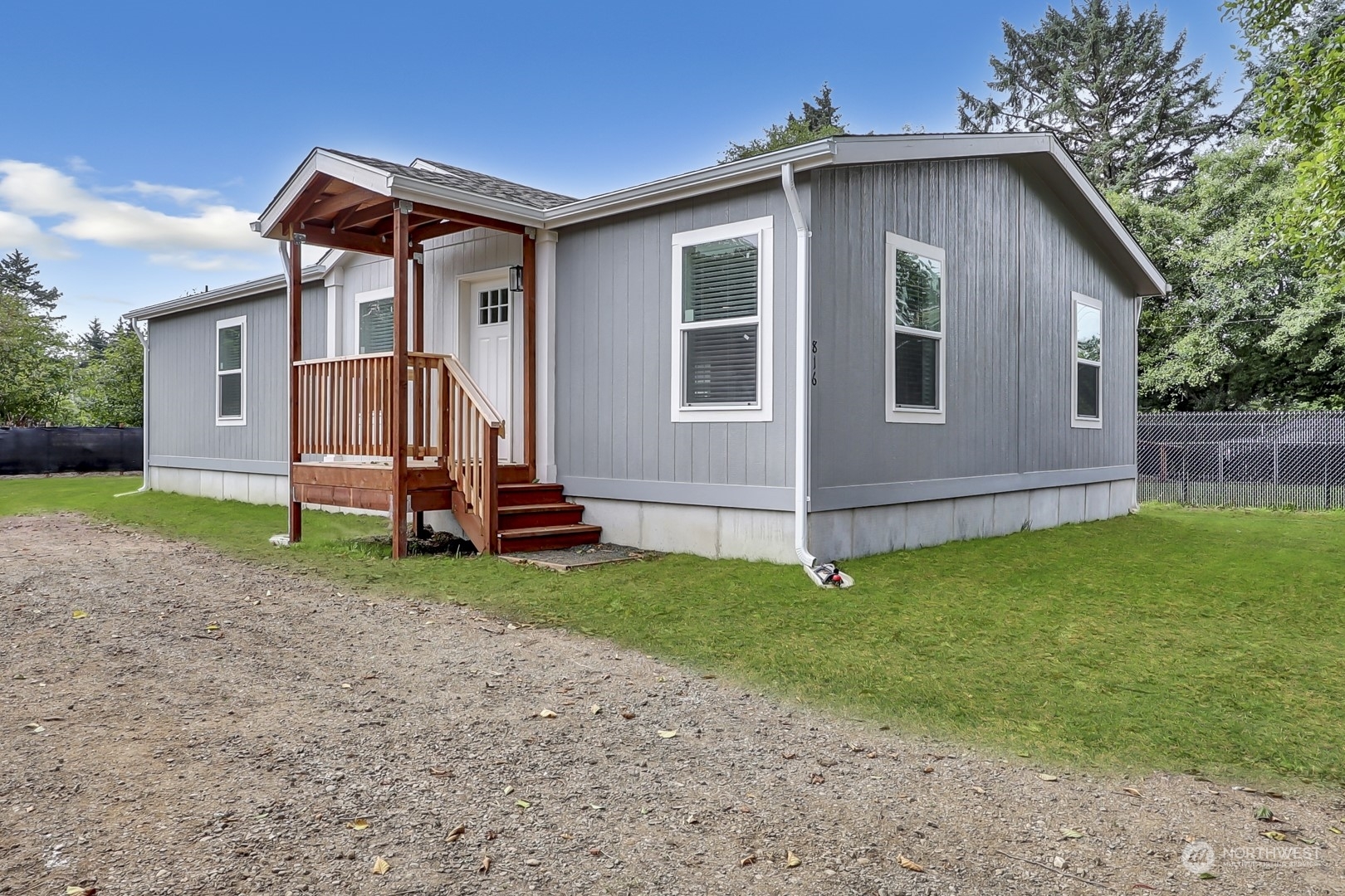 Property Photo:  816 S Rain Street NE  WA 98569 