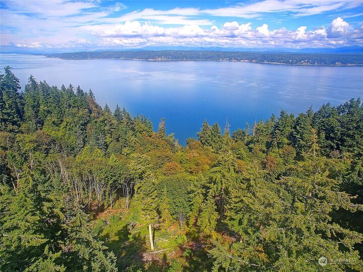 Property Photo: 4081 Preserve Drive WA 98282