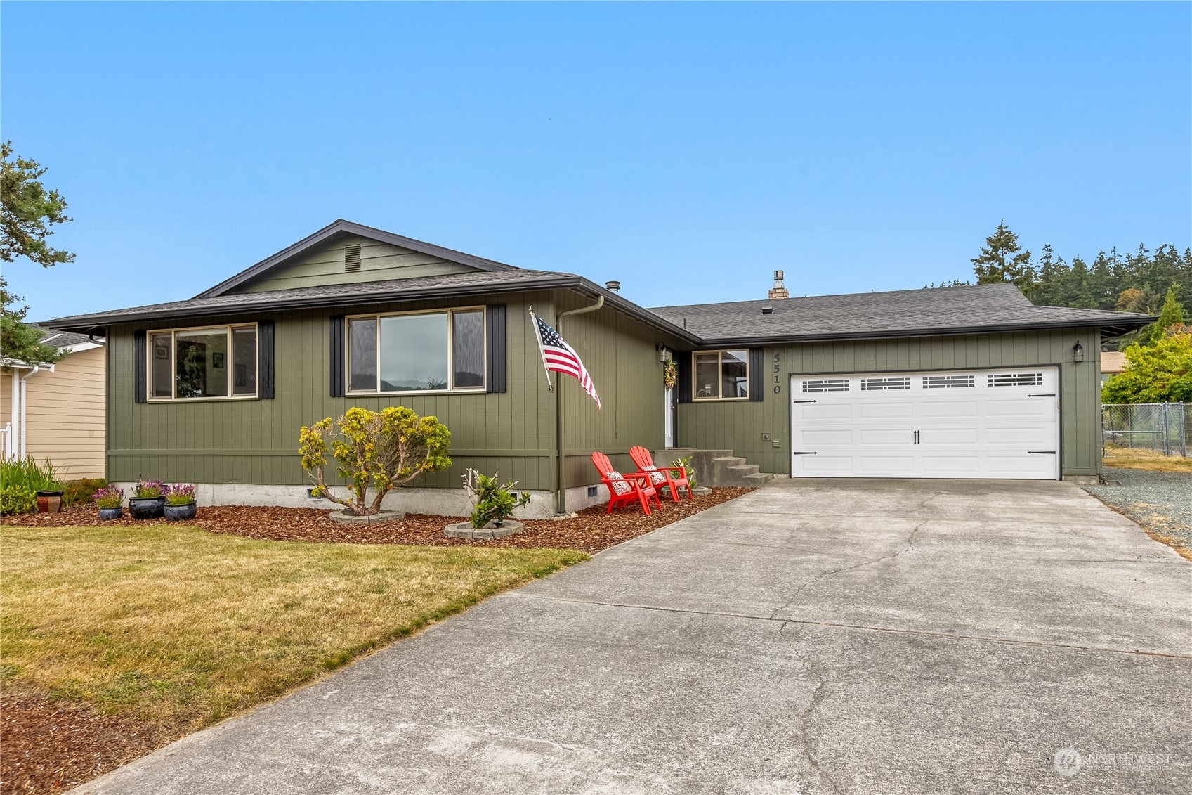 Property Photo:  5510  Kingsway  WA 98221 