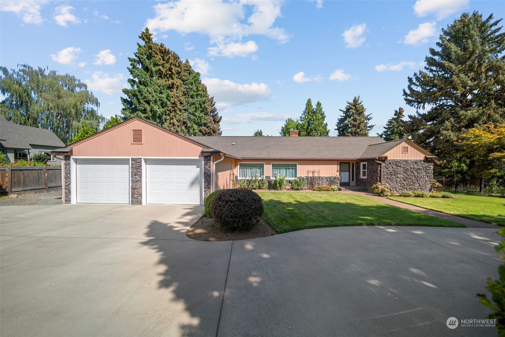 Property Photo:  1316 Orchard Avenue  WA 98801 