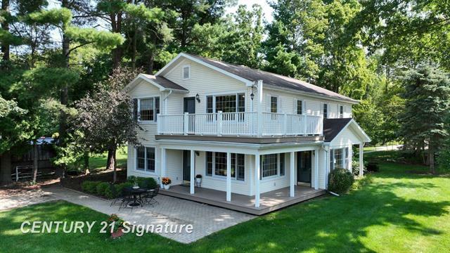 Property Photo:  7 E Lakeshore Drive  MI 48628 