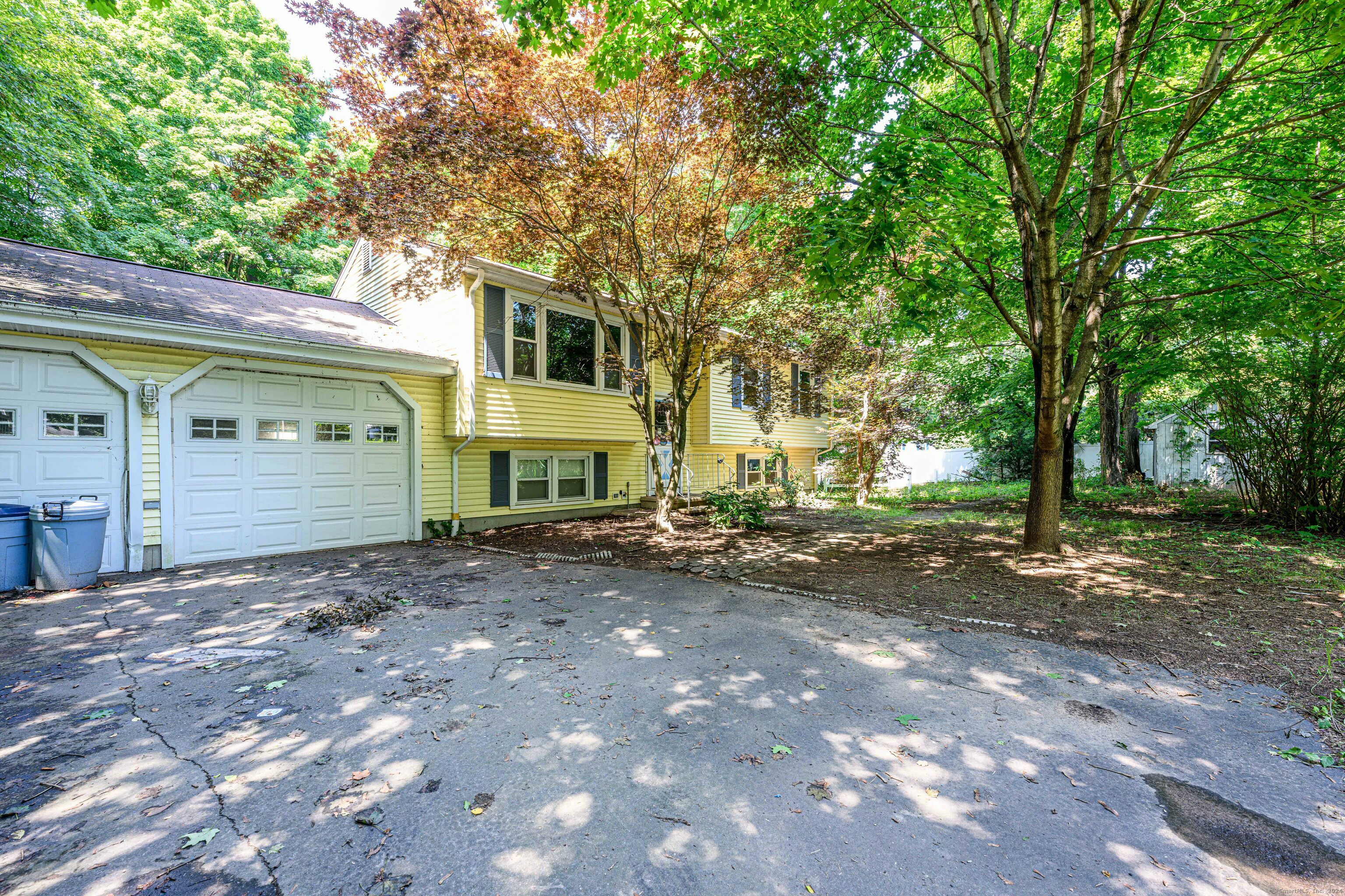 Property Photo:  61 Hanover Street  CT 06492 