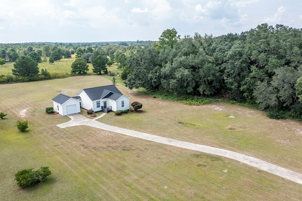 Property Photo:  788 S Middle Road S  GA 31763 