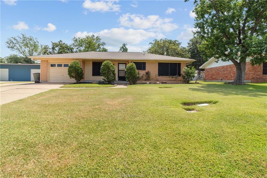 Property Photo:  107 Pleasant Street  TX 77801-4426 