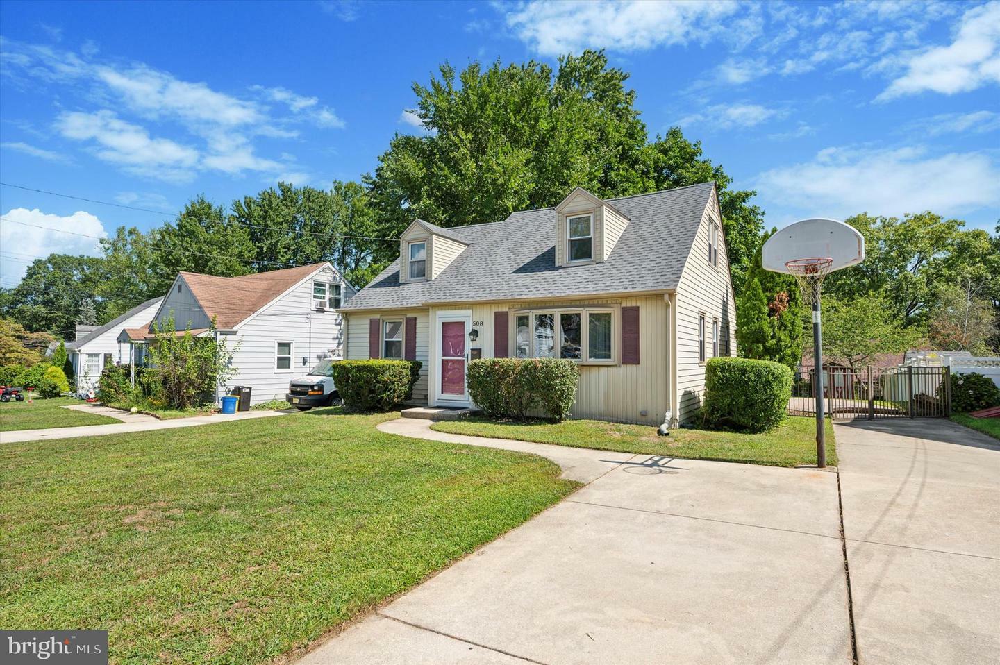 Property Photo:  508 Charles Avenue  NJ 08007 