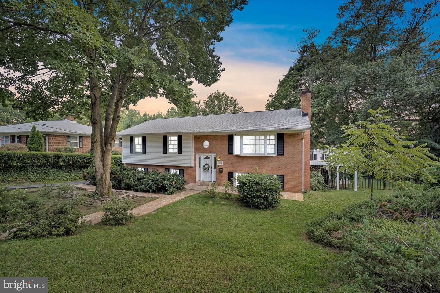 Property Photo:  4827 Peacock Avenue  VA 22304 