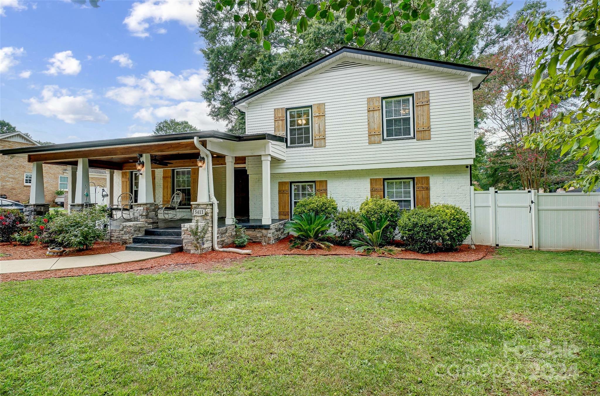 Property Photo:  5411 Hollirose Drive  NC 28227 