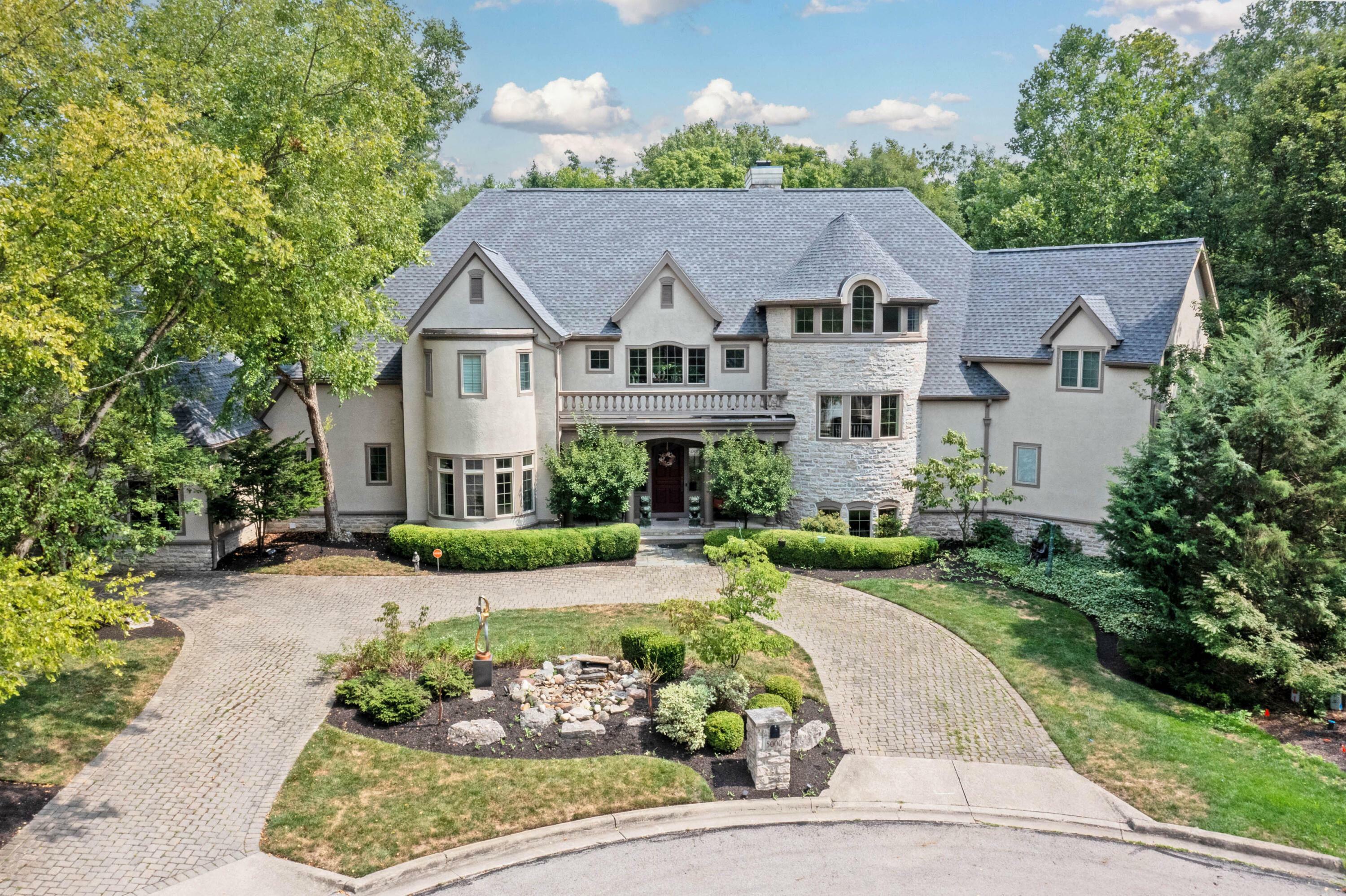 Property Photo: 5000 Slate Run Woods Court OH 43220