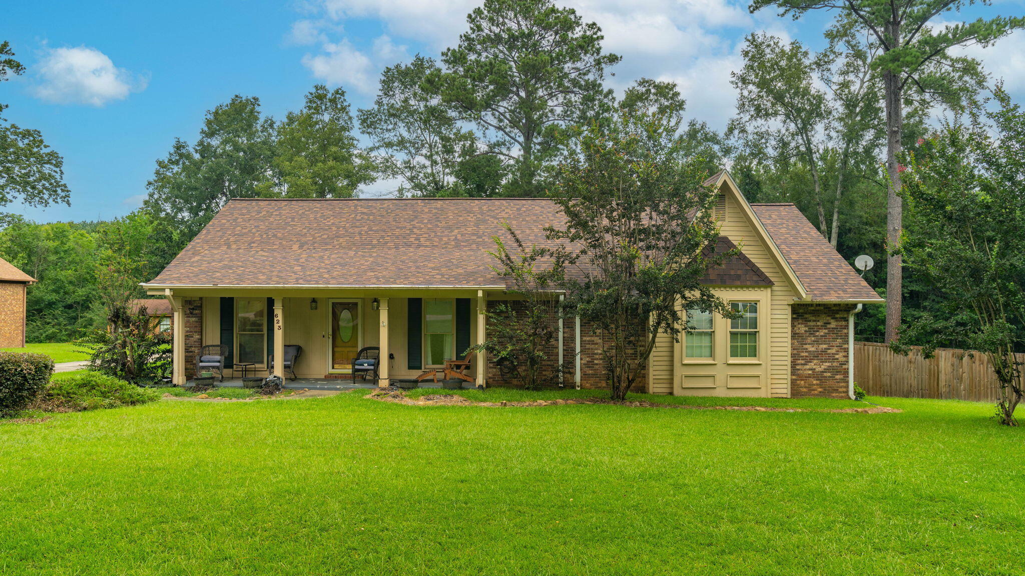 Property Photo:  623 Cherry Ln.  MS 39440 