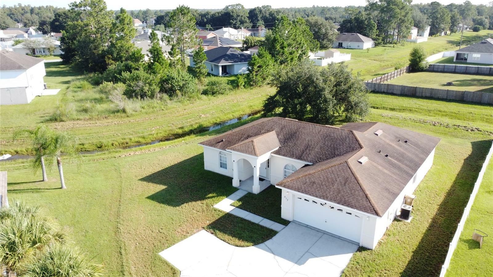 Property Photo:  813 Hastin Place  FL 34758 