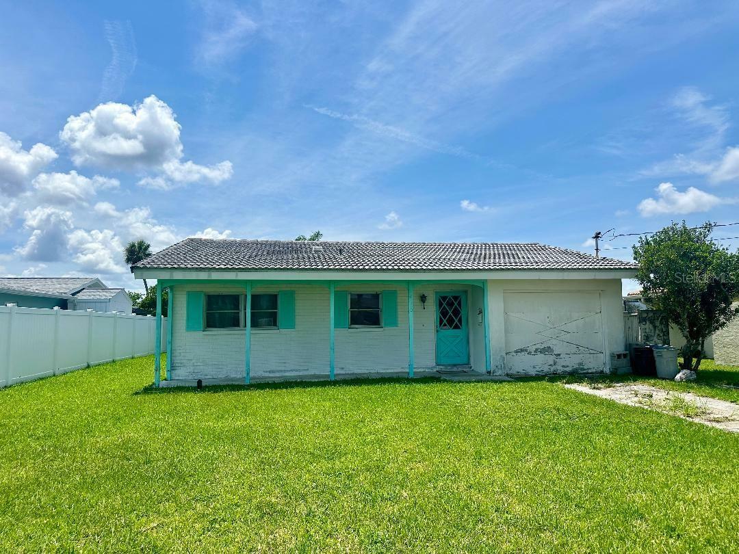 Property Photo:  4110 Headsail Drive  FL 34652 