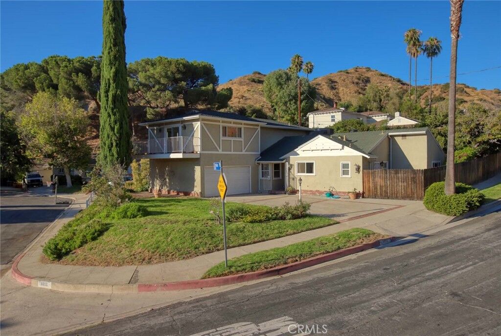 Property Photo: 8322 Echelon Place CA 91352