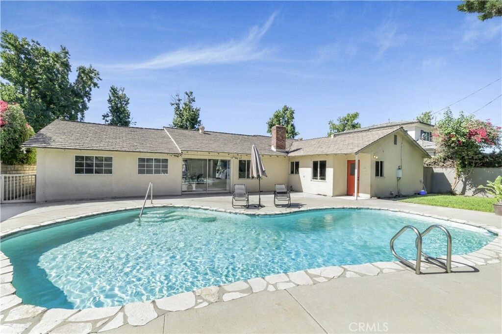 Property Photo:  161 E Pamela Road  CA 91006 