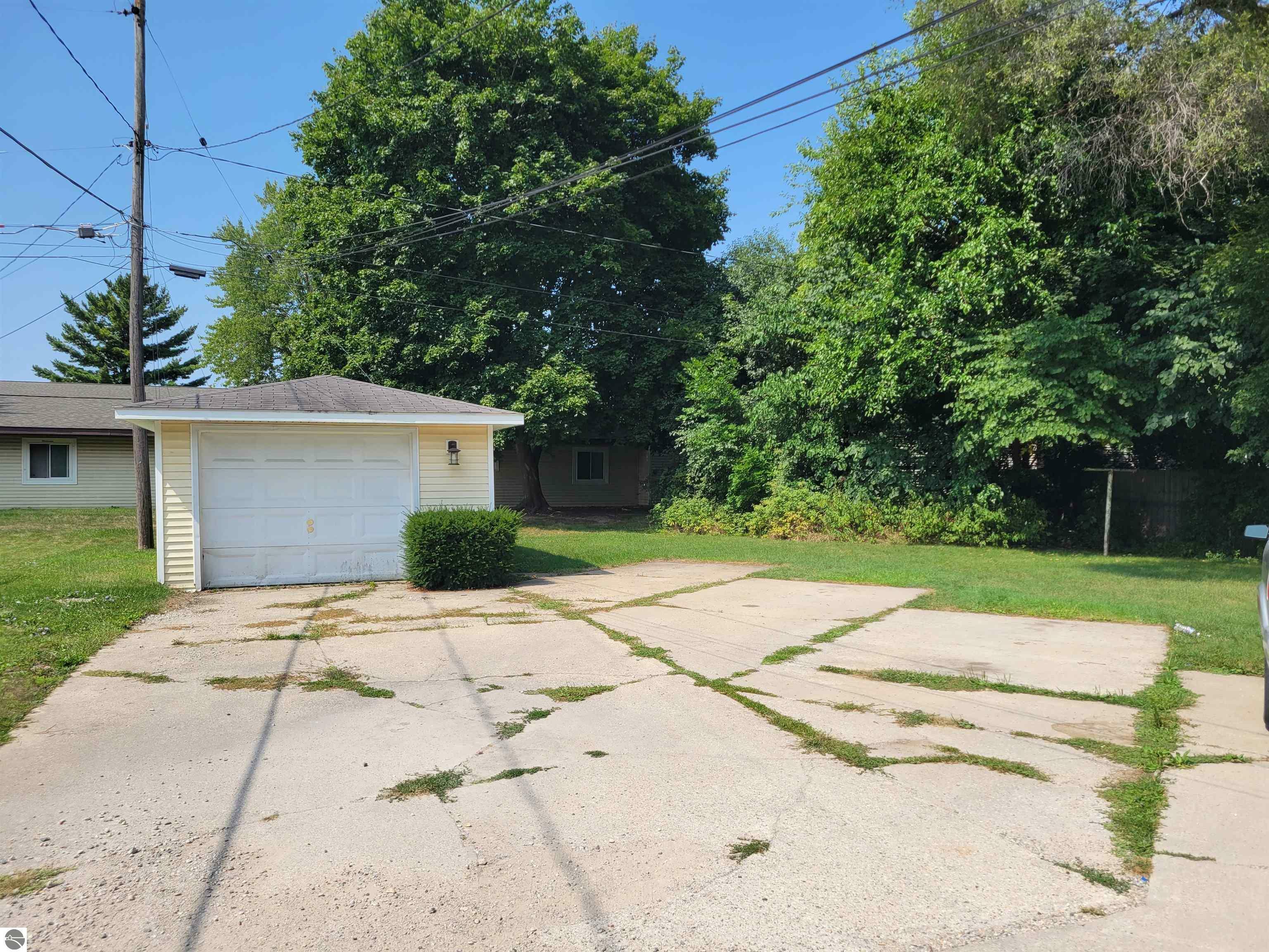 Property Photo:  1916 Stockman Street  MI 48858 