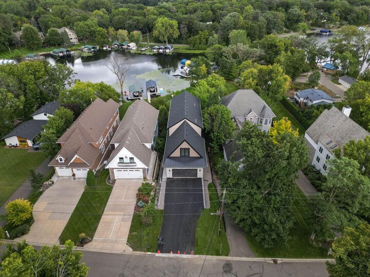 3061 Lake Shore Boulevard  Minnetonka MN 55391 photo