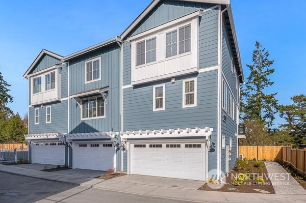 Property Photo:  15423 Admiralty Way A4  WA 98087 