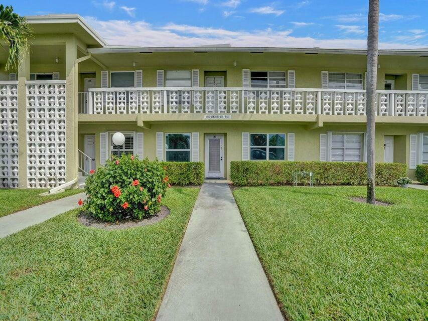 Property Photo:  1140 Mahogany Way 102  FL 33445 